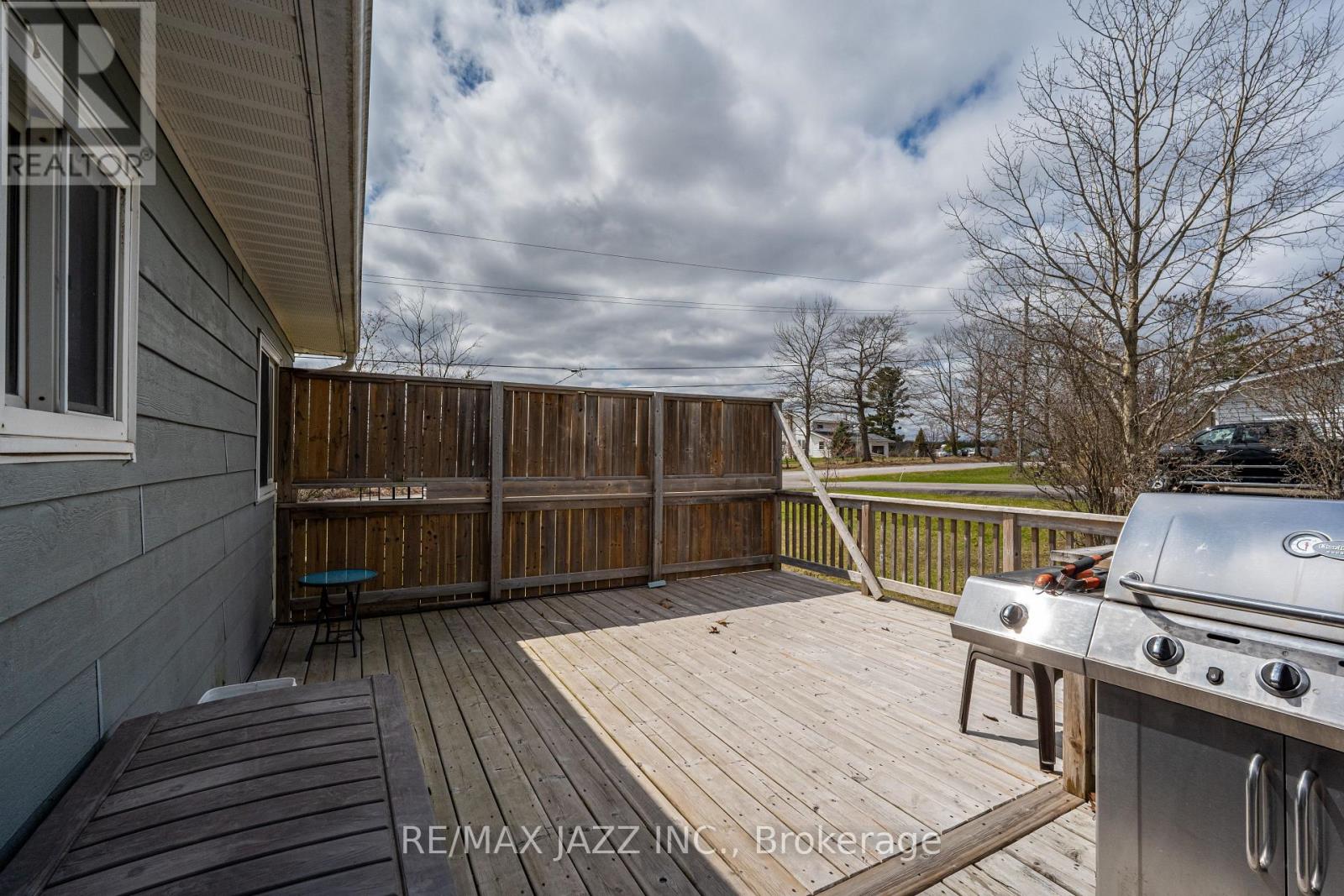 8 Almac Drive, Havelock-Belmont-Methuen (Belmont-Methuen), Ontario  K0L 1Z0 - Photo 17 - X12084451