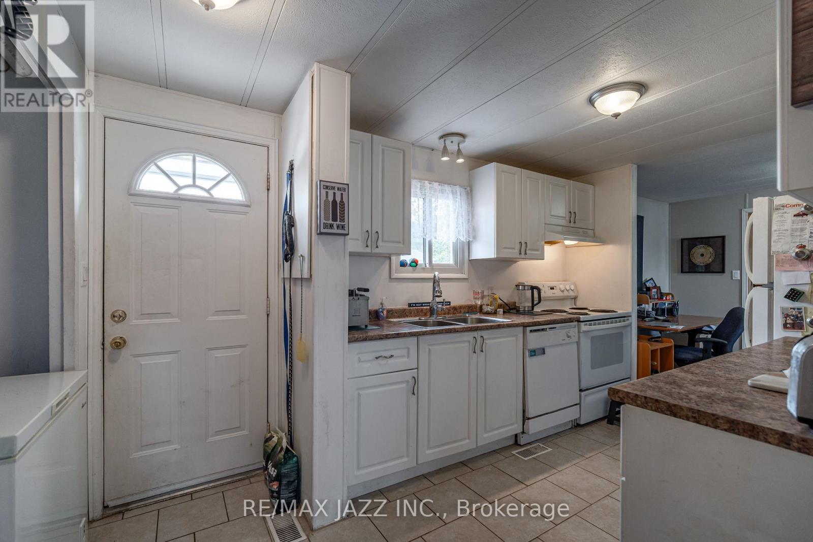8 Almac Drive, Havelock-Belmont-Methuen (Belmont-Methuen), Ontario  K0L 1Z0 - Photo 5 - X12084451