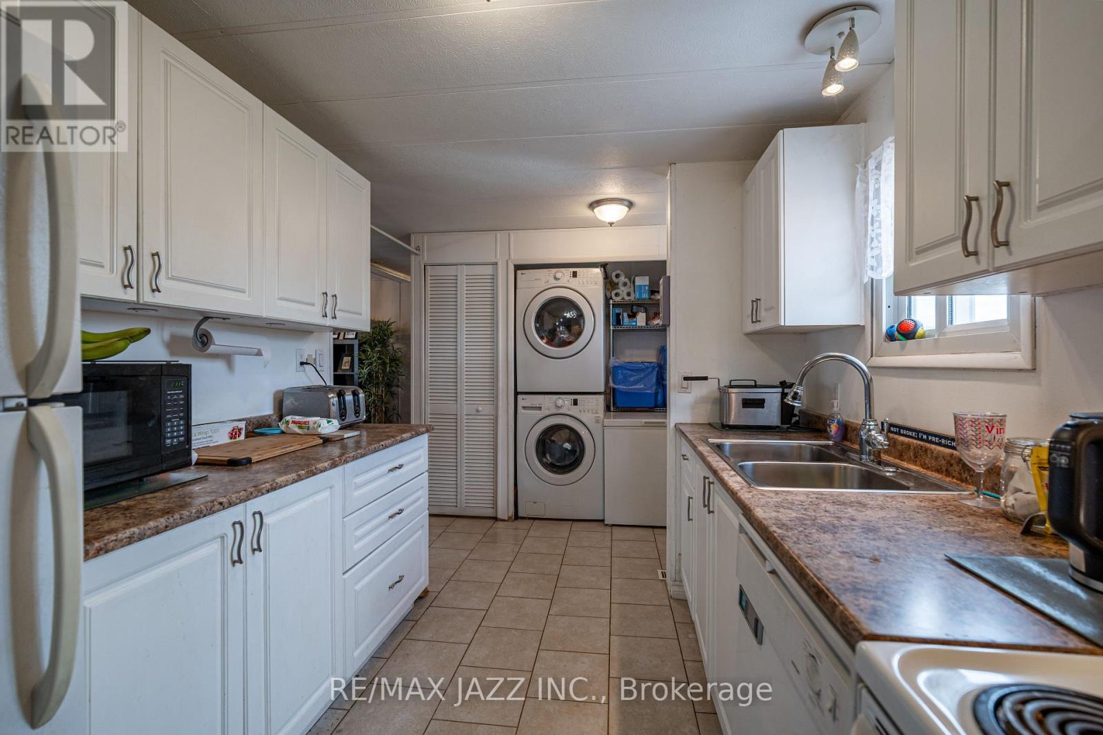 8 Almac Drive, Havelock-Belmont-Methuen (Belmont-Methuen), Ontario  K0L 1Z0 - Photo 6 - X12084451