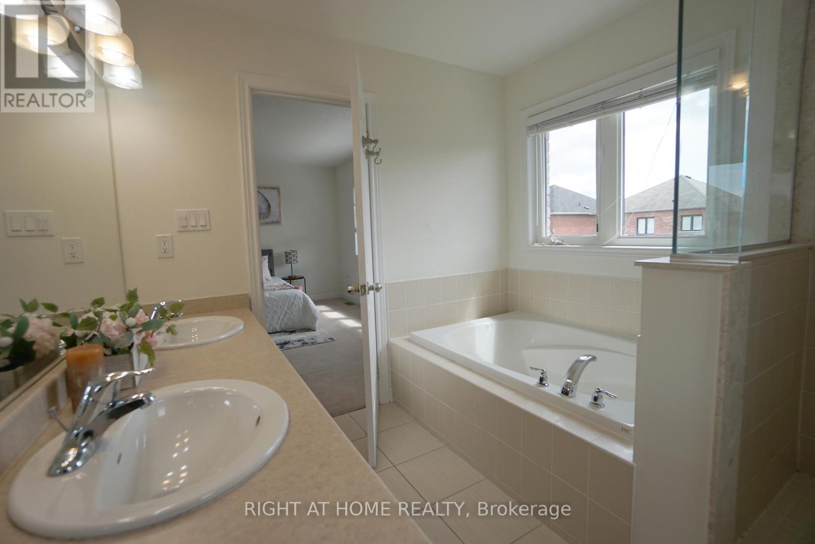 99 Grady Drive, Clarington (Newcastle), Ontario  L1B 0C6 - Photo 38 - E12085363