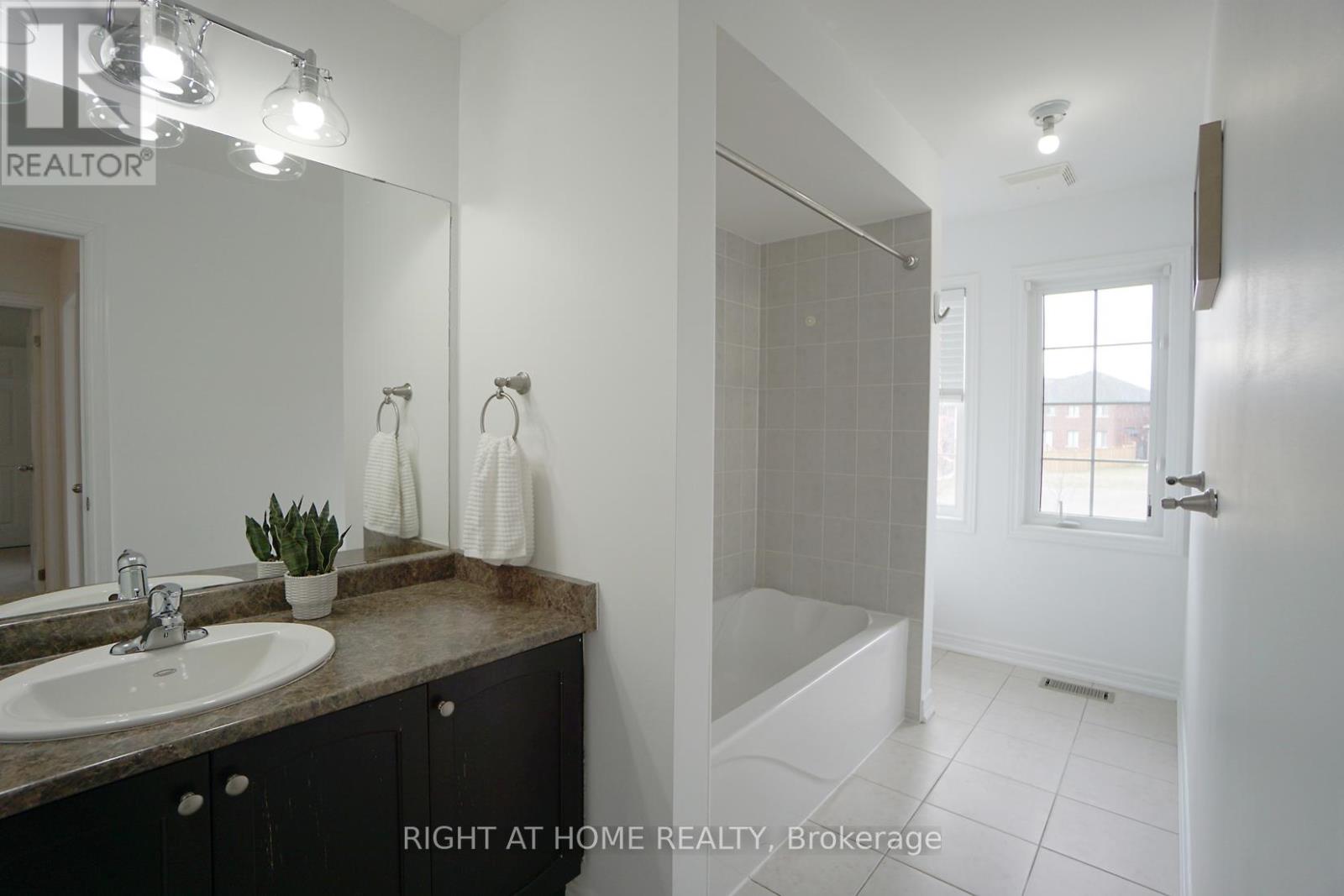 99 Grady Drive, Clarington (Newcastle), Ontario  L1B 0C6 - Photo 42 - E12085363