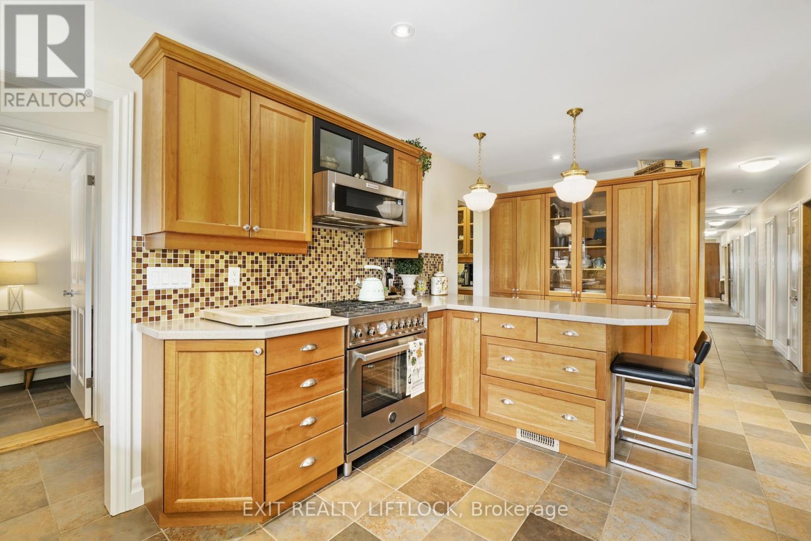 78 Edgewood Road, Peterborough West (North), Ontario  K9J 6V8 - Photo 15 - X12085905