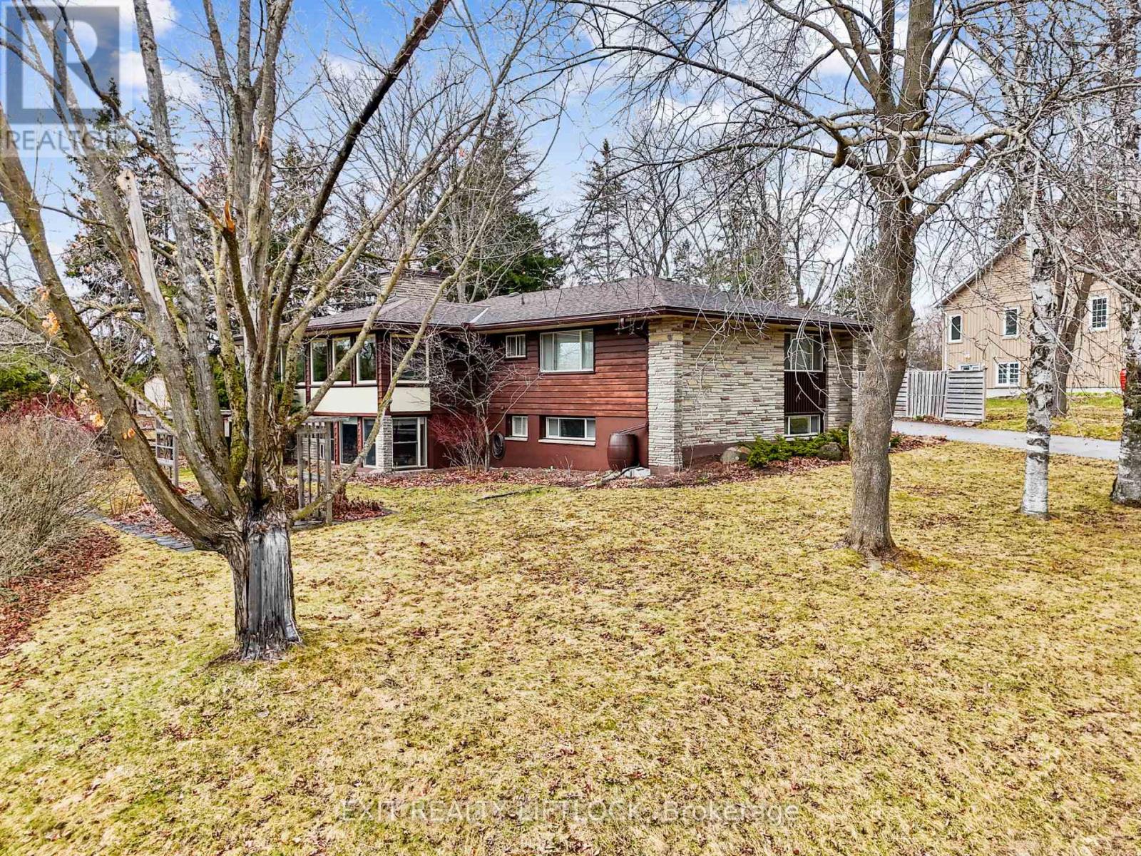 78 Edgewood Road, Peterborough West (North), Ontario  K9J 6V8 - Photo 5 - X12085905