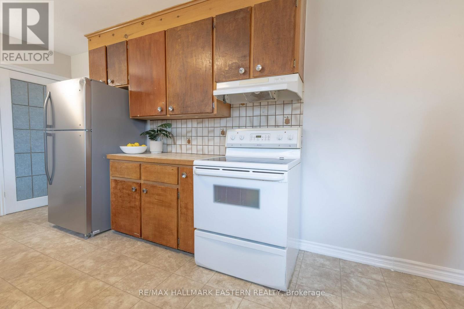 204 Hillview Drive, Peterborough North (South), Ontario  K9K 2N2 - Photo 14 - X12087145