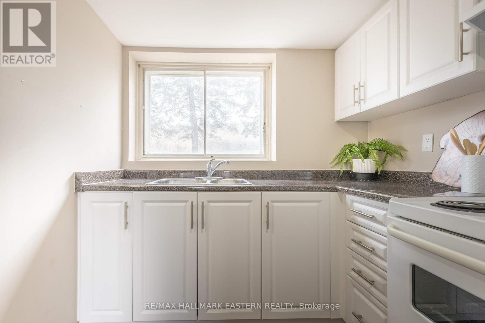 204 Hillview Drive, Peterborough North (South), Ontario  K9K 2N2 - Photo 26 - X12087145
