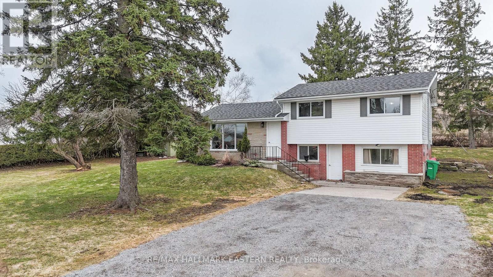 204 Hillview Drive, Peterborough North (South), Ontario  K9K 2N2 - Photo 4 - X12087145