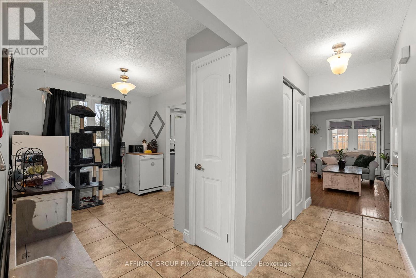 115 Orchard Park Road, Kawartha Lakes (Lindsay), Ontario  K9V 4V8 - Photo 10 - X12087178