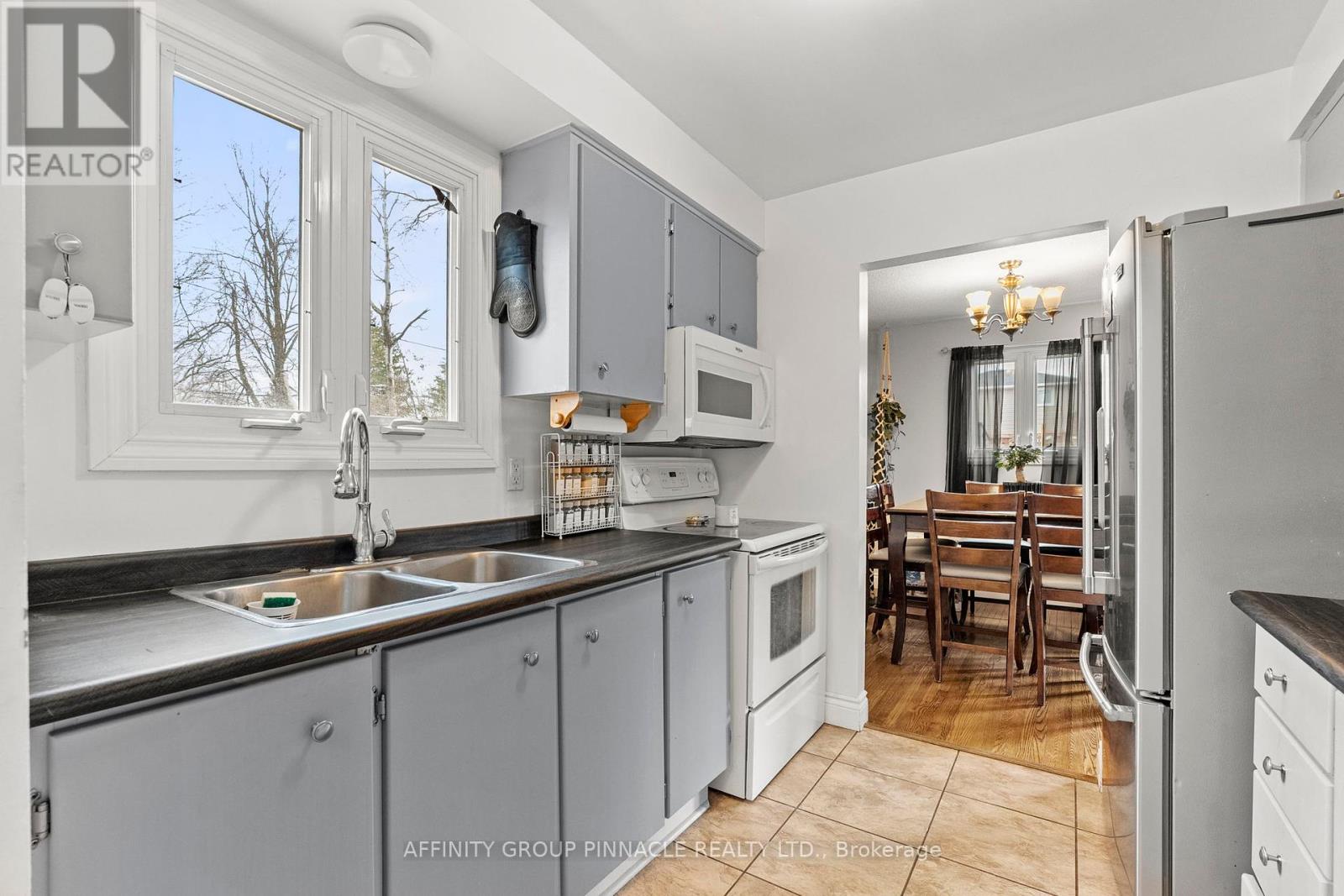 115 Orchard Park Road, Kawartha Lakes (Lindsay), Ontario  K9V 4V8 - Photo 13 - X12087178