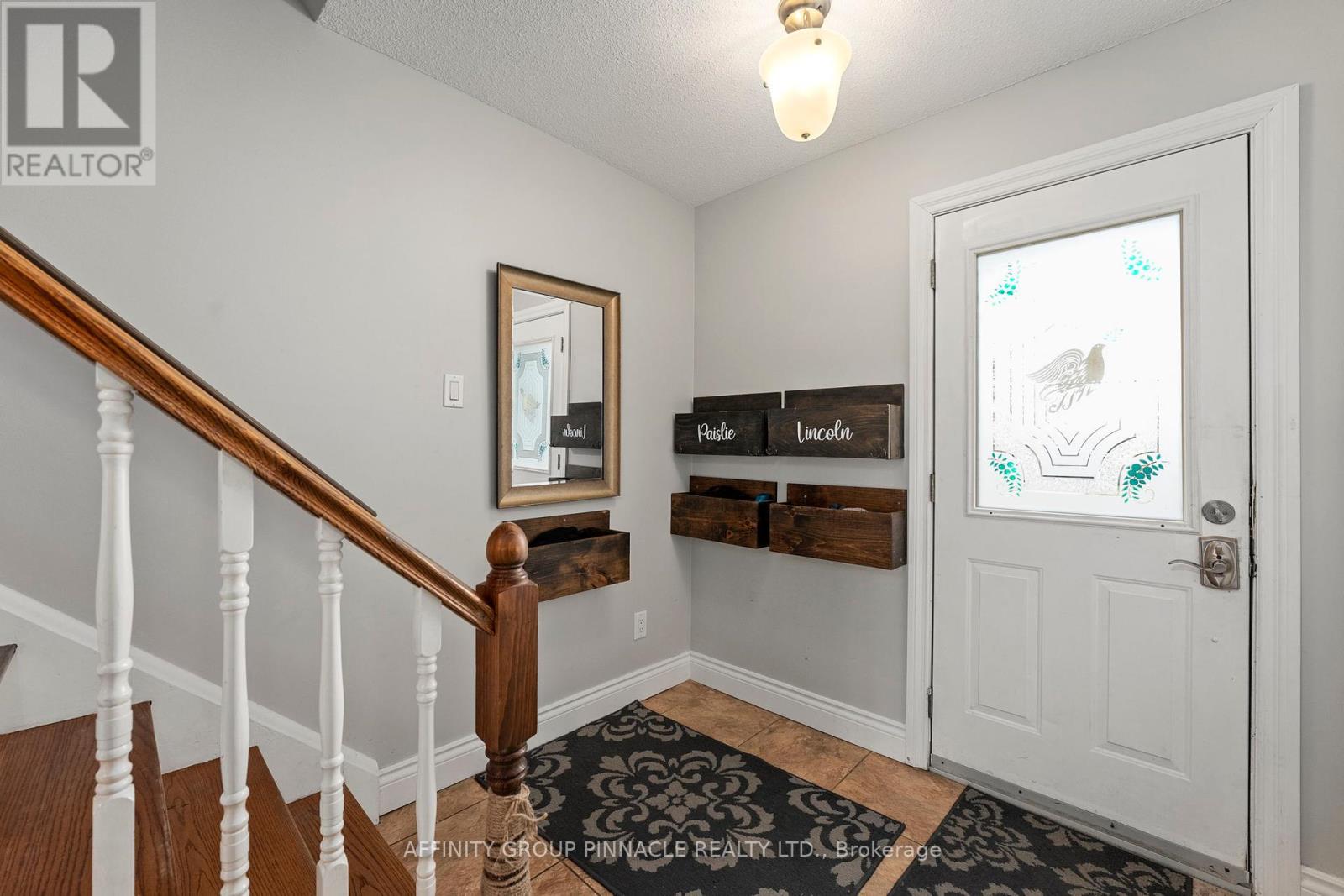 115 Orchard Park Road, Kawartha Lakes (Lindsay), Ontario  K9V 4V8 - Photo 4 - X12087178