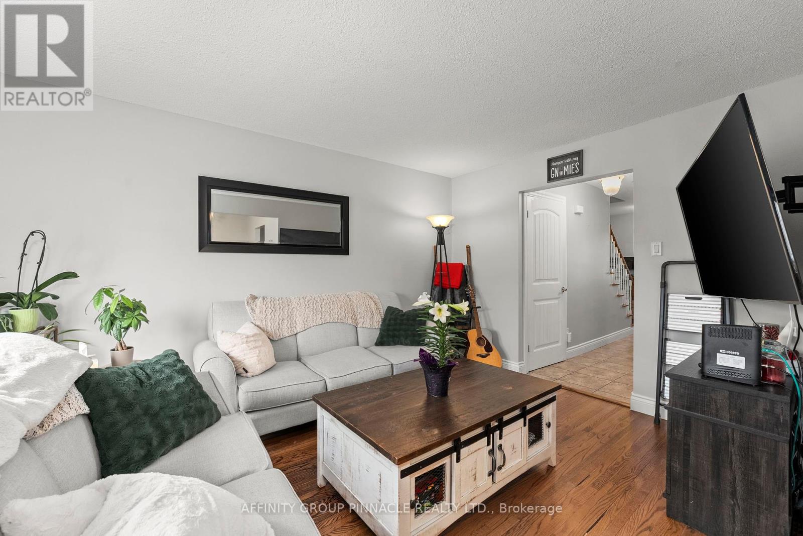 115 Orchard Park Road, Kawartha Lakes (Lindsay), Ontario  K9V 4V8 - Photo 6 - X12087178