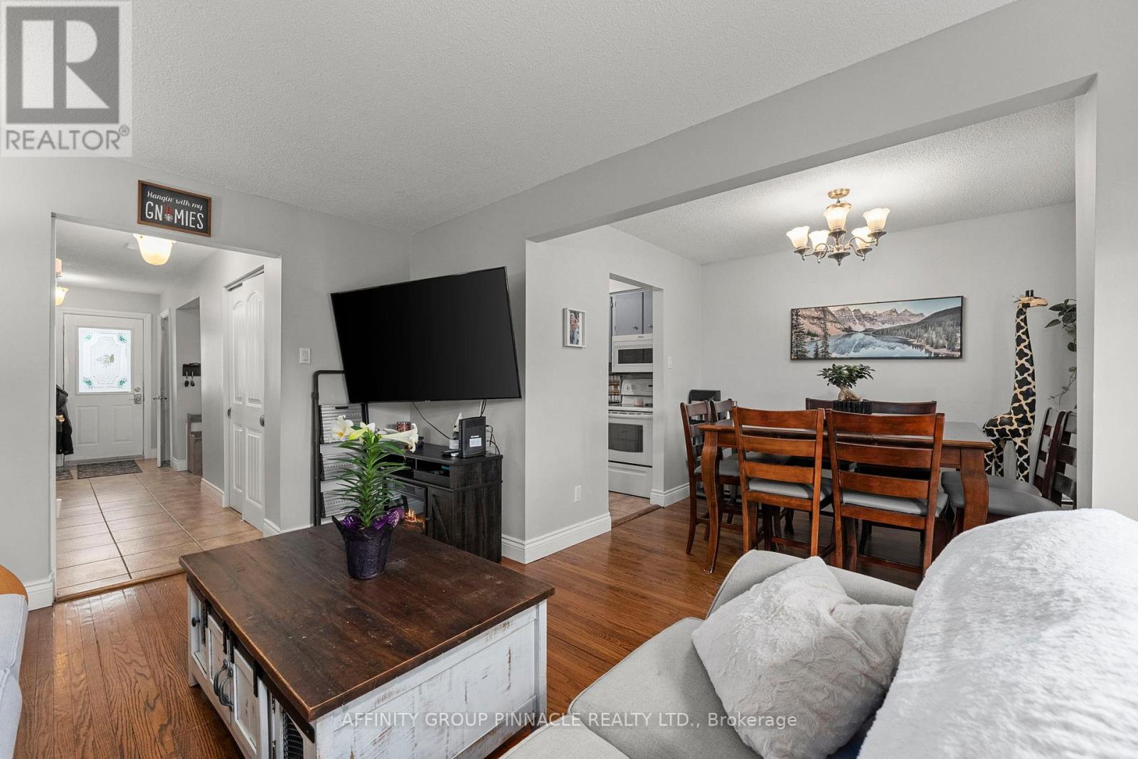 115 Orchard Park Road, Kawartha Lakes (Lindsay), Ontario  K9V 4V8 - Photo 7 - X12087178