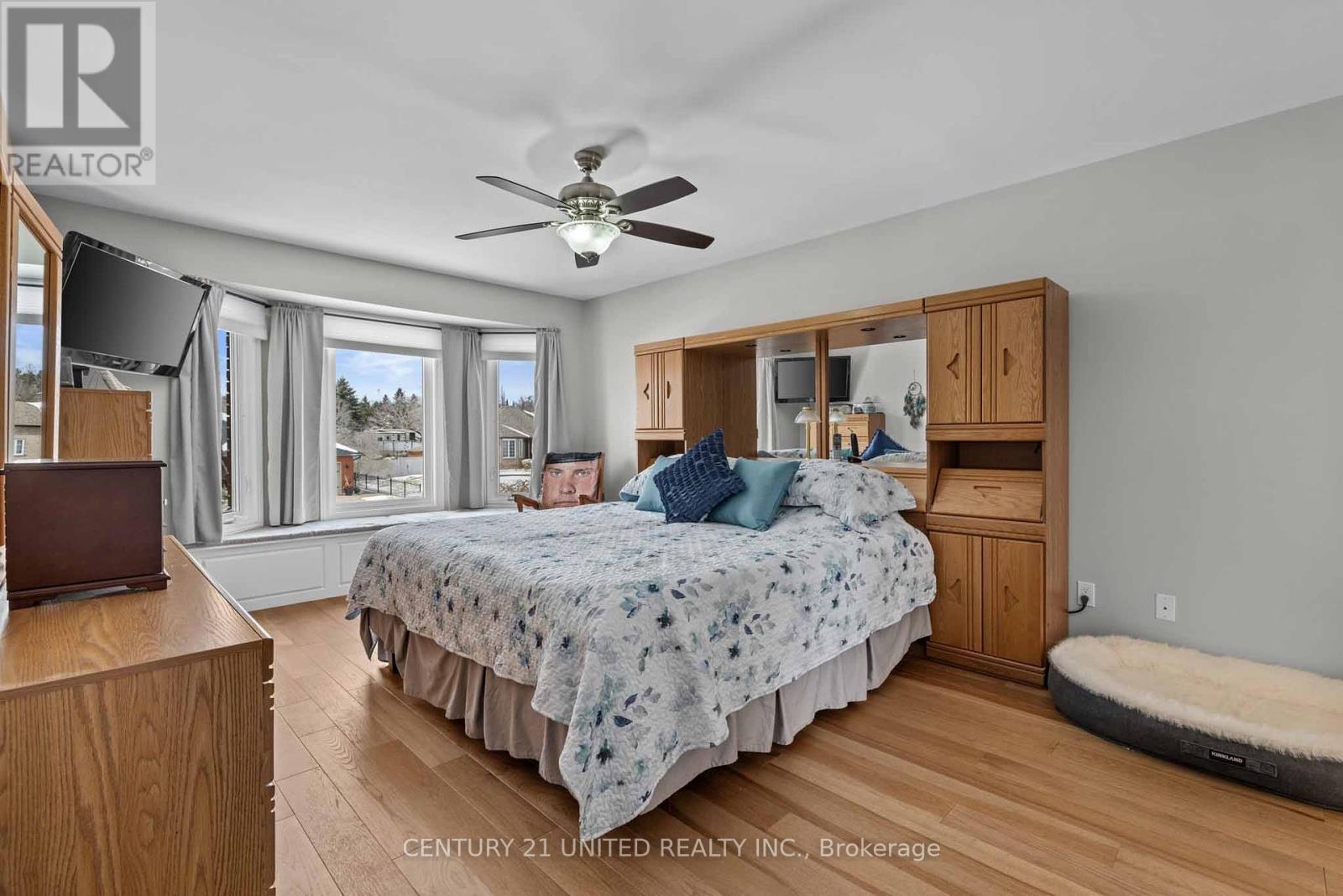 1688 Waddell Avenue, Peterborough West (South), Ontario  K9K 2G6 - Photo 14 - X12088322