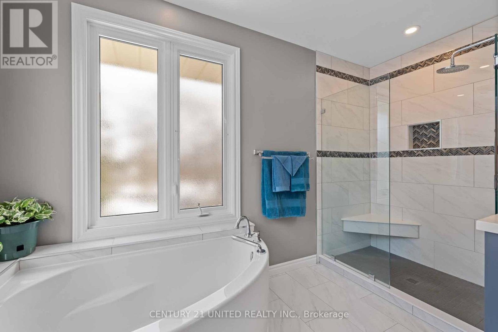 1688 Waddell Avenue, Peterborough West (South), Ontario  K9K 2G6 - Photo 17 - X12088322