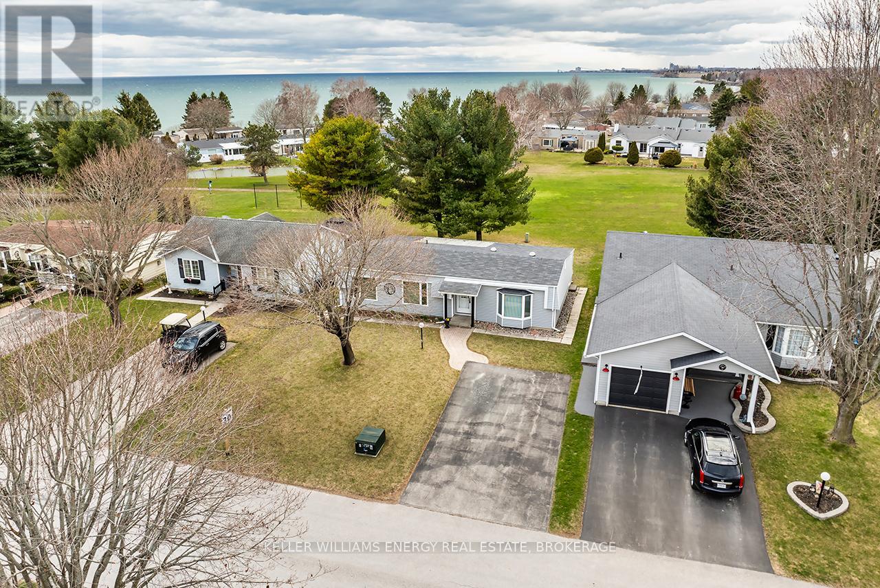 14 Fairway Drive, Clarington (Newcastle), Ontario  L1B 1B3 - Photo 1 - E12088558