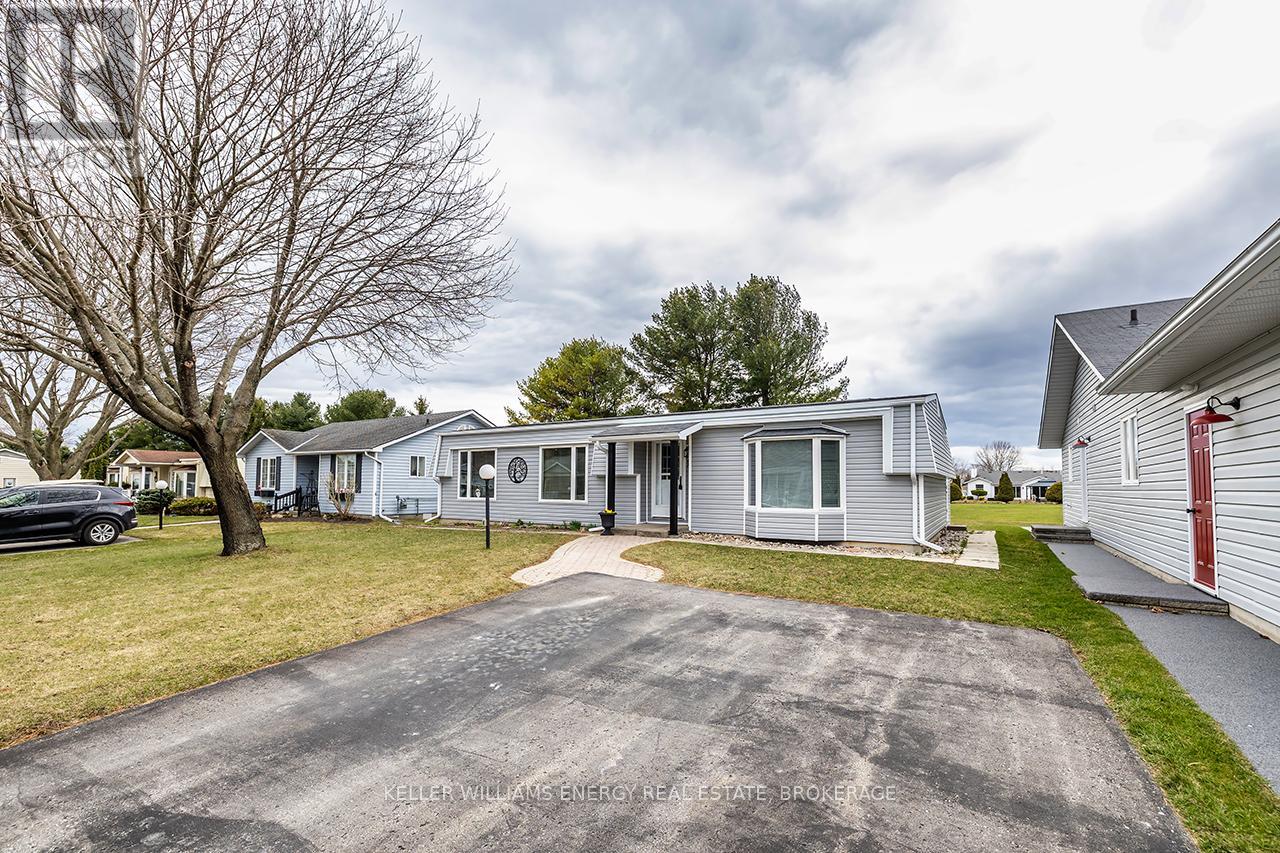 14 Fairway Drive, Clarington (Newcastle), Ontario  L1B 1B3 - Photo 2 - E12088558