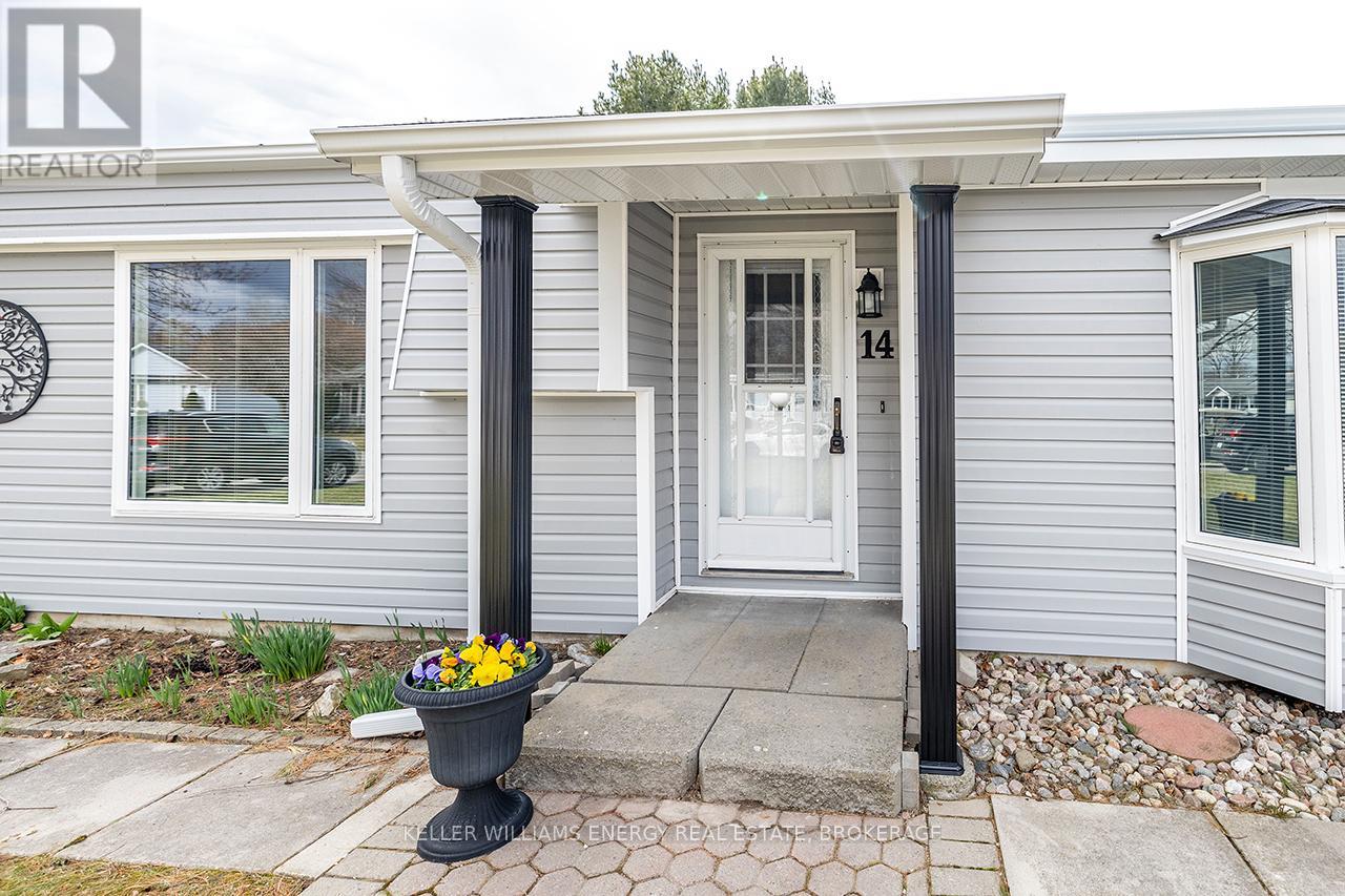 14 Fairway Drive, Clarington (Newcastle), Ontario  L1B 1B3 - Photo 3 - E12088558