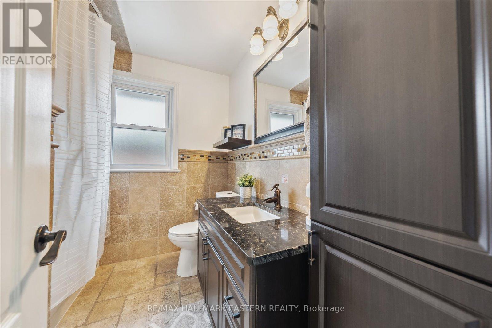 508 Erskine Avenue, Peterborough South (West), Ontario  K9J 5T4 - Photo 20 - X12088460
