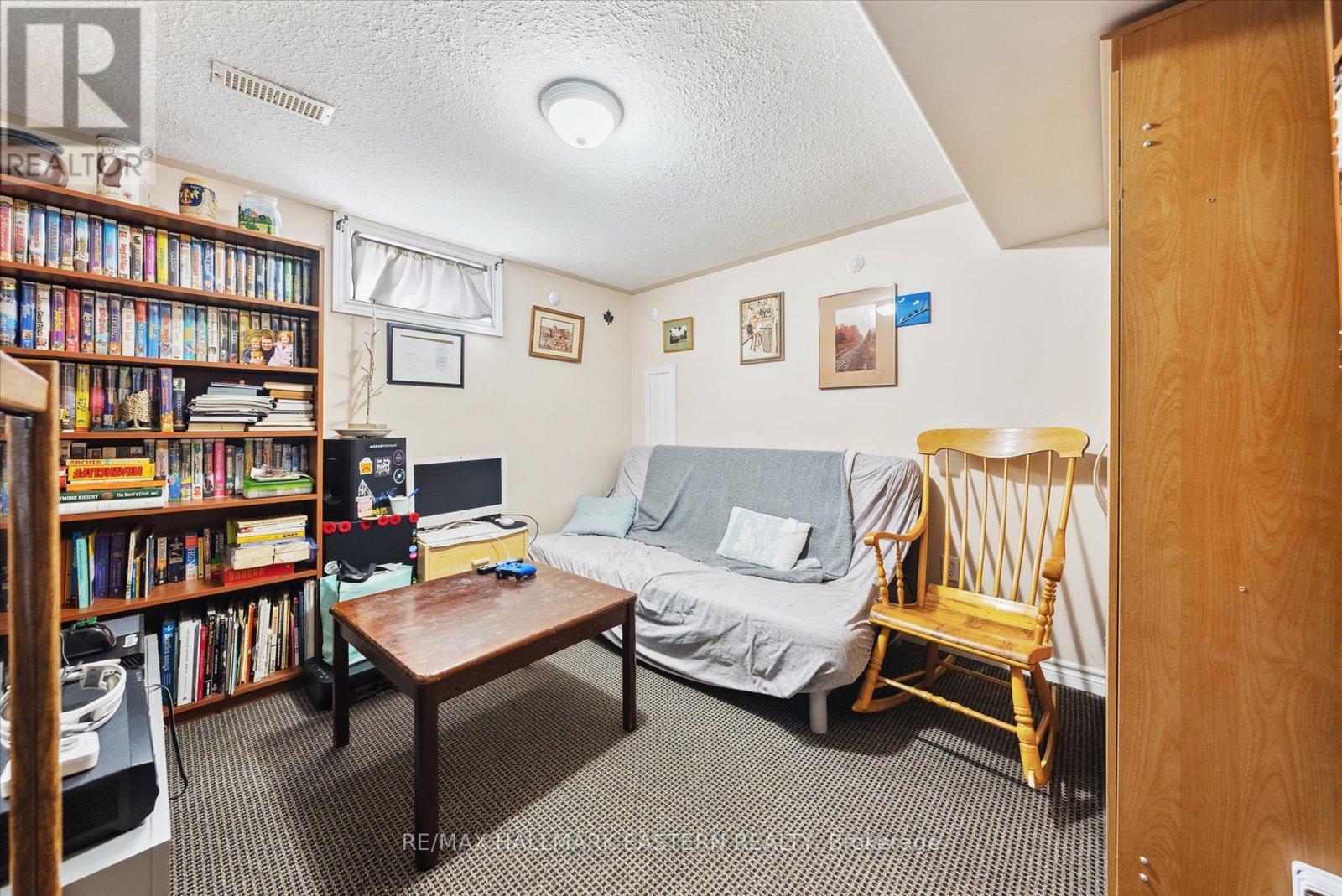 508 Erskine Avenue, Peterborough South (West), Ontario  K9J 5T4 - Photo 27 - X12088460