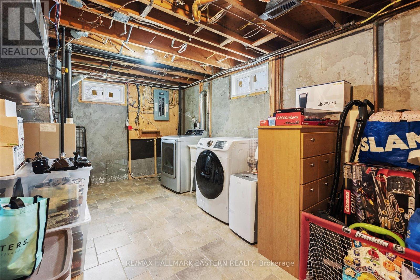508 Erskine Avenue, Peterborough South (West), Ontario  K9J 5T4 - Photo 31 - X12088460