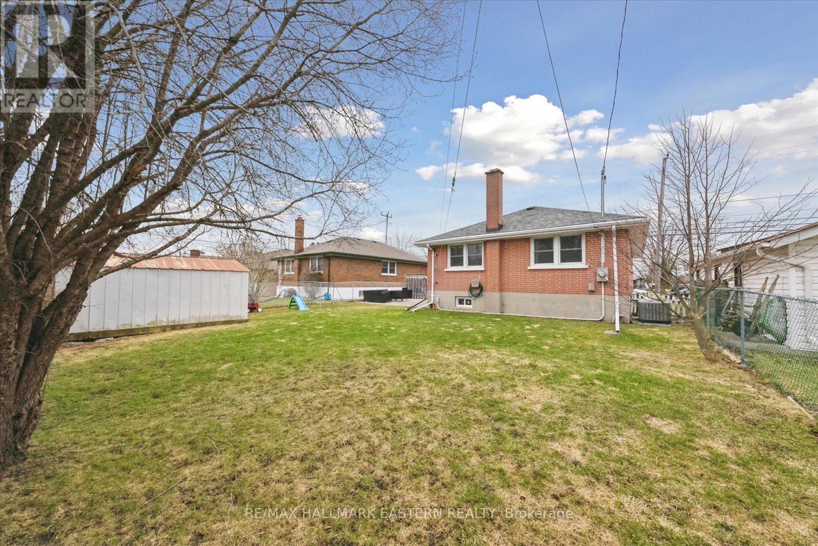 508 Erskine Avenue, Peterborough South (West), Ontario  K9J 5T4 - Photo 34 - X12088460