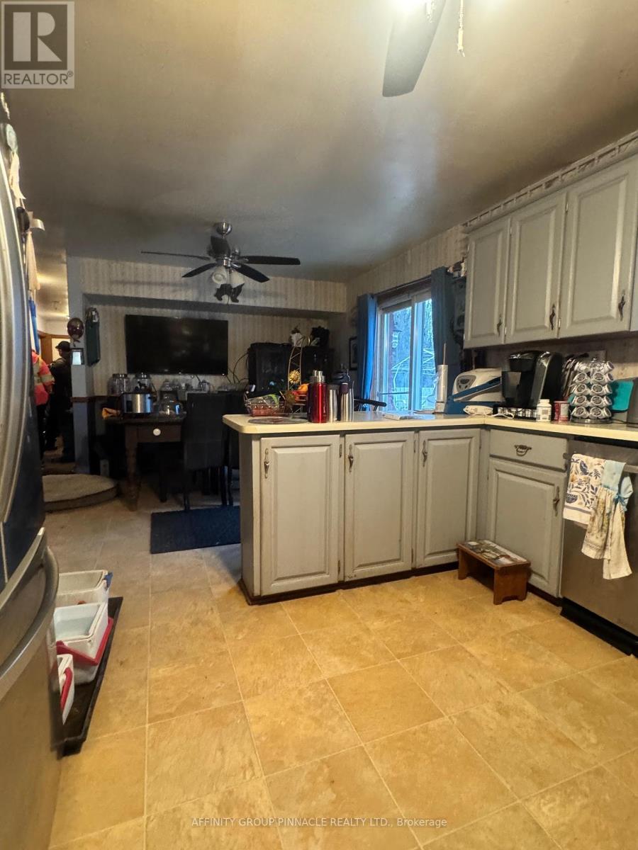 1450 Buckhorn Road, Selwyn, Ontario  K0L 2H0 - Photo 3 - X12090107
