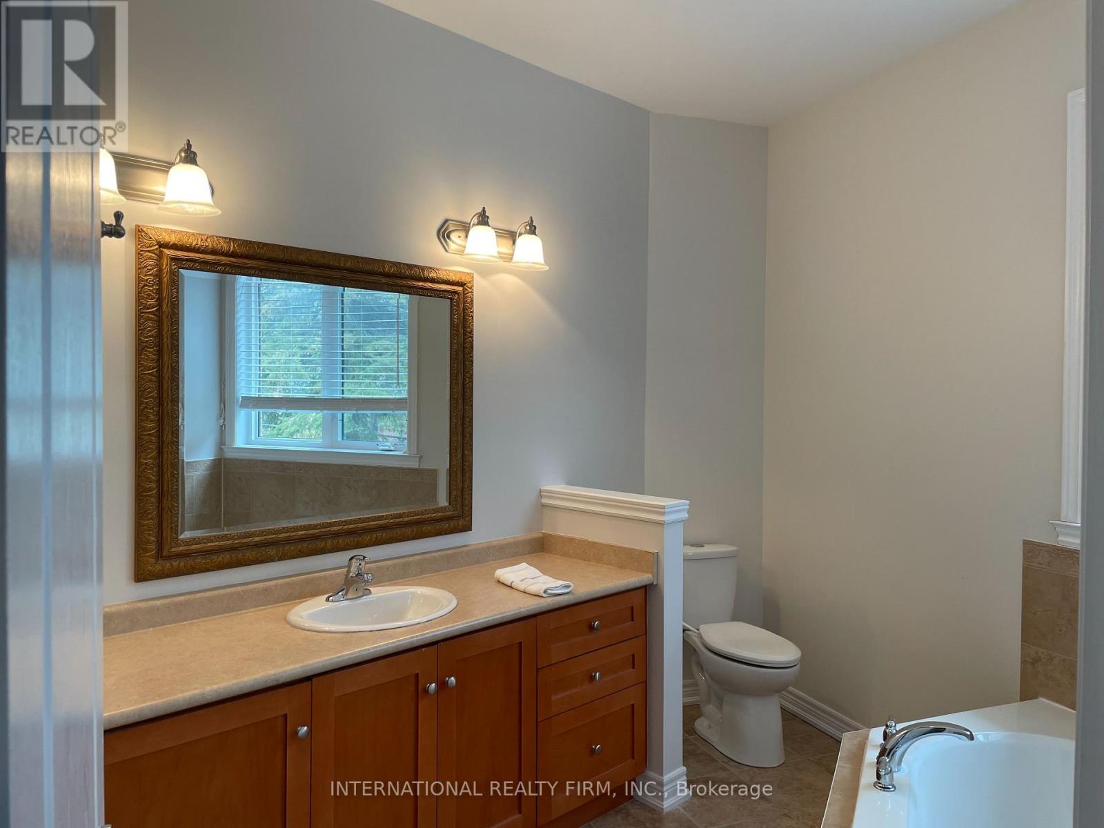 12 Dunsford Court, Kawartha Lakes (Lindsay), Ontario  K9V 5T2 - Photo 10 - X12090349