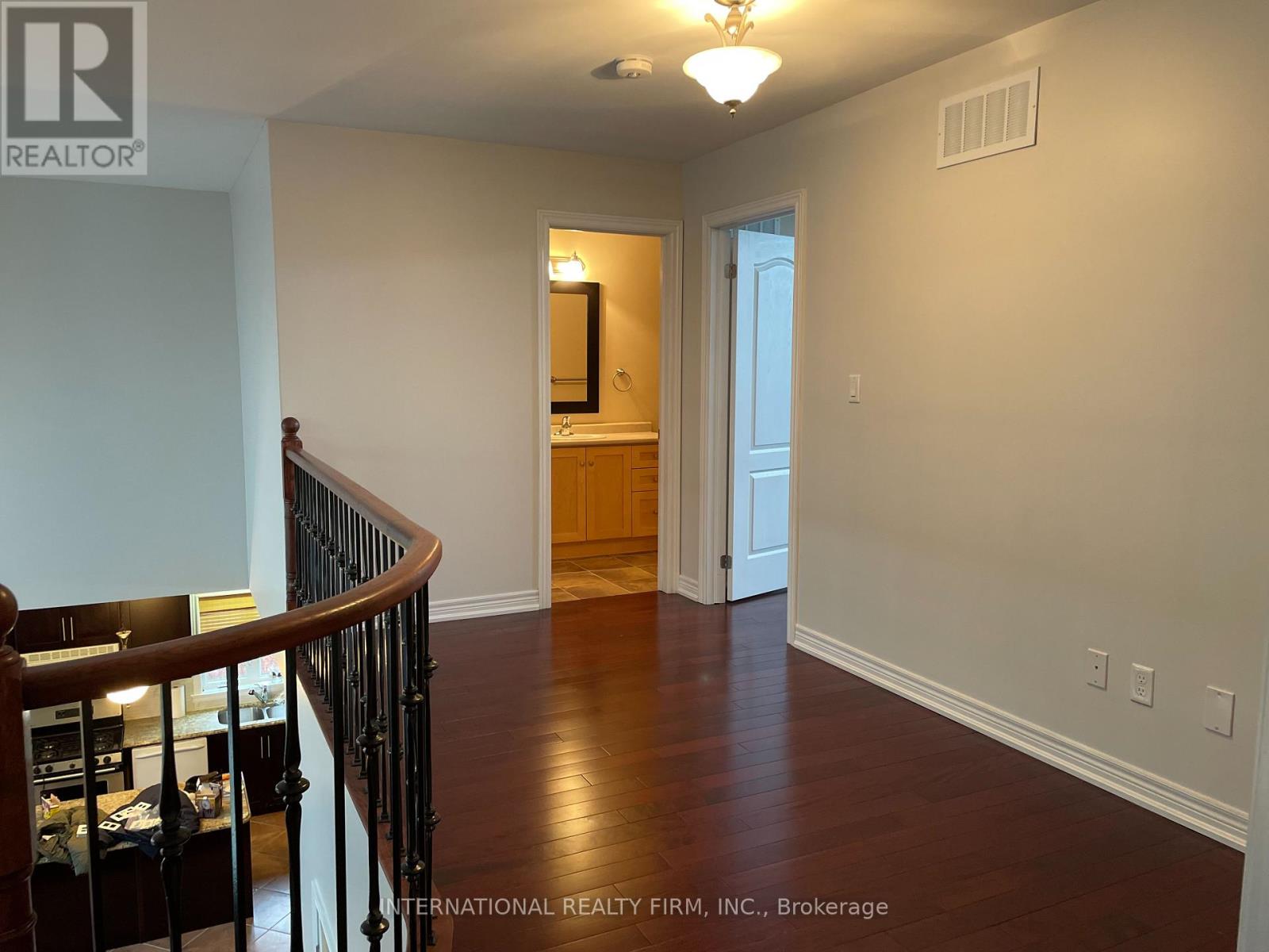 12 Dunsford Court, Kawartha Lakes (Lindsay), Ontario  K9V 5T2 - Photo 12 - X12090349