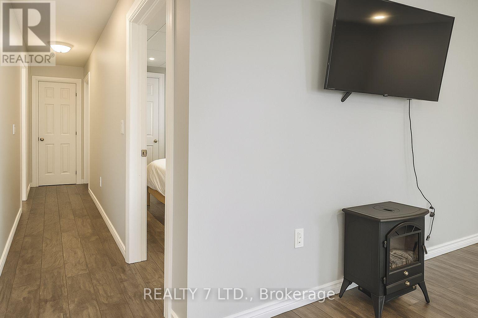 22 Lawrence Street N, Kawartha Lakes (Omemee), Ontario  K9J 6X3 - Photo 22 - X12091208