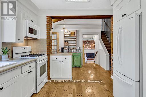 33 Victoria Avenue N, Kawartha Lakes (Lindsay), Ontario  K9V 4E8 - Photo 12 - X12091957
