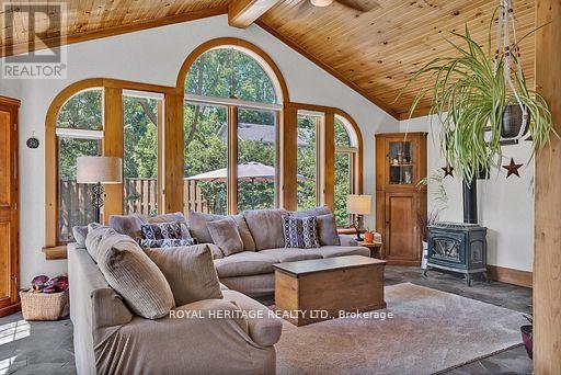 33 Victoria Avenue N, Kawartha Lakes (Lindsay), Ontario  K9V 4E8 - Photo 14 - X12091957