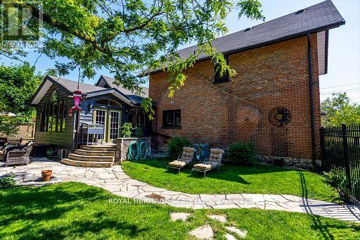 33 Victoria Avenue N, Kawartha Lakes (Lindsay), Ontario  K9V 4E8 - Photo 35 - X12091957