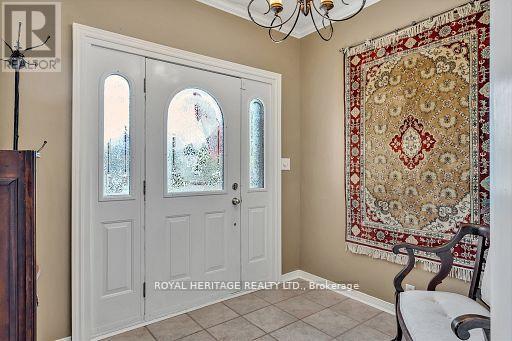33 Victoria Avenue N, Kawartha Lakes (Lindsay), Ontario  K9V 4E8 - Photo 4 - X12091957