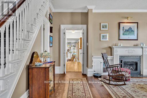 33 Victoria Avenue N, Kawartha Lakes (Lindsay), Ontario  K9V 4E8 - Photo 6 - X12091957