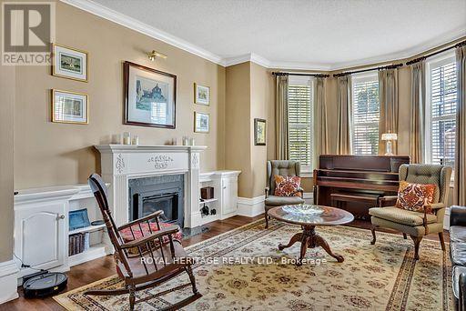 33 Victoria Avenue N, Kawartha Lakes (Lindsay), Ontario  K9V 4E8 - Photo 7 - X12091957