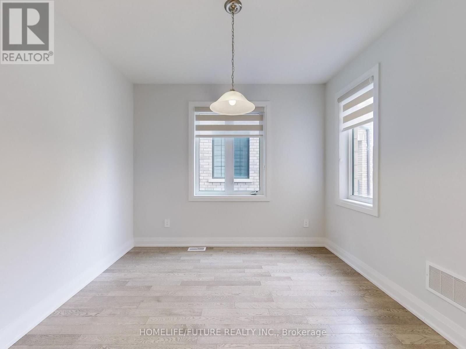 7 O'neill Street, Kawartha Lakes (Lindsay), Ontario  K9V 6K2 - Photo 13 - X12092460