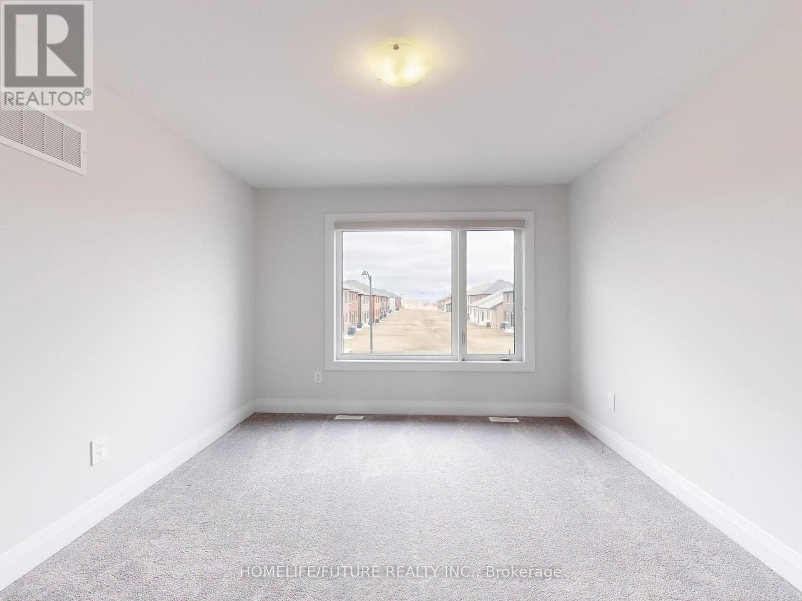 7 O'neill Street, Kawartha Lakes (Lindsay), Ontario  K9V 6K2 - Photo 33 - X12092460