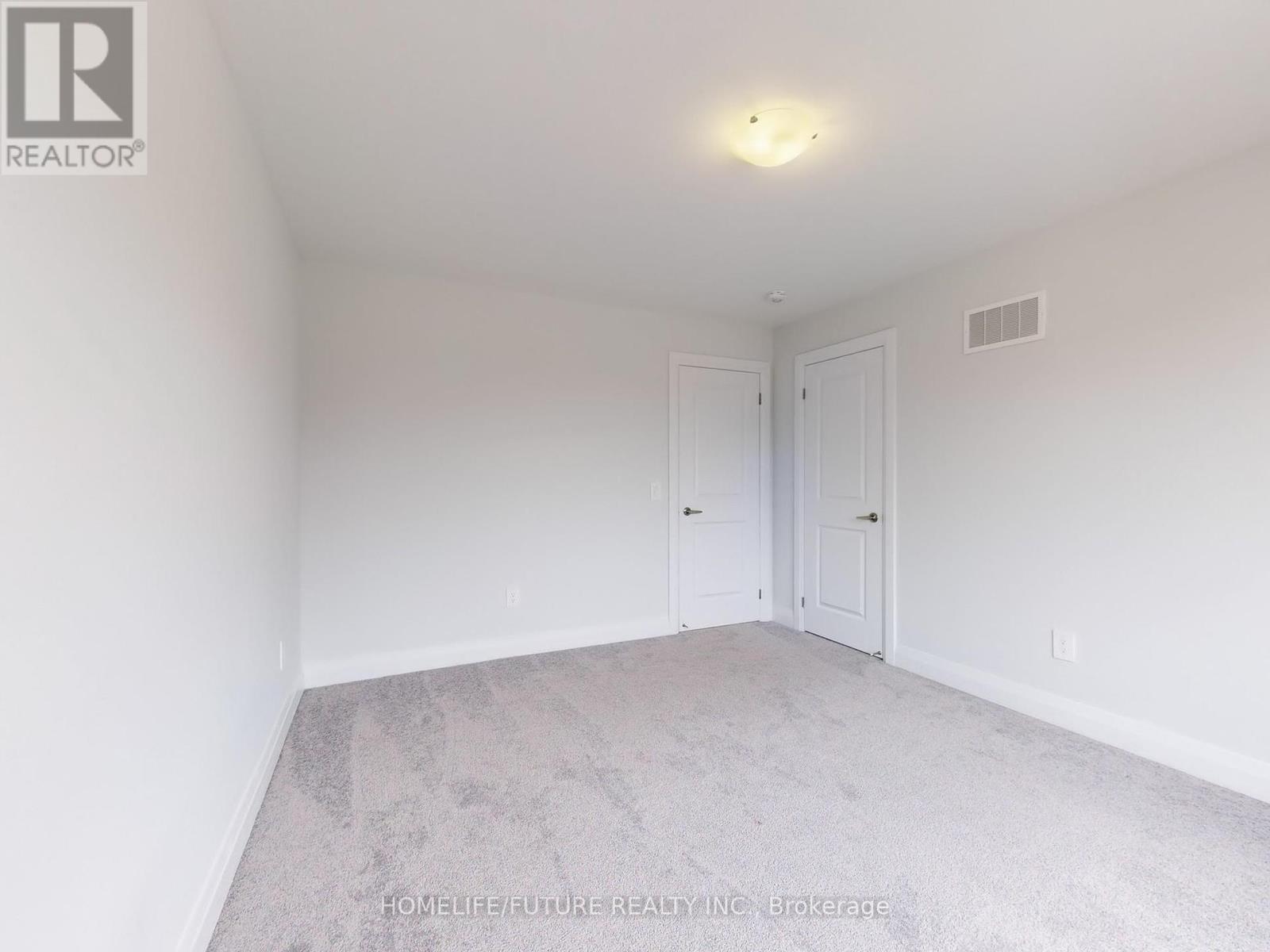 7 O'neill Street, Kawartha Lakes (Lindsay), Ontario  K9V 6K2 - Photo 35 - X12092460
