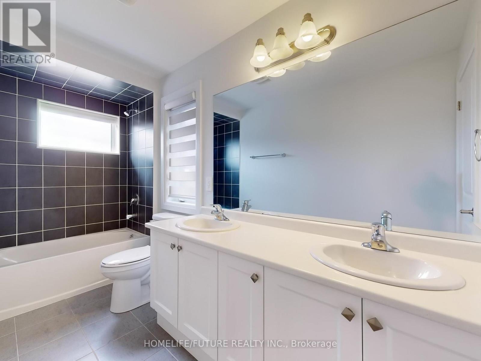 7 O'neill Street, Kawartha Lakes (Lindsay), Ontario  K9V 6K2 - Photo 40 - X12092460