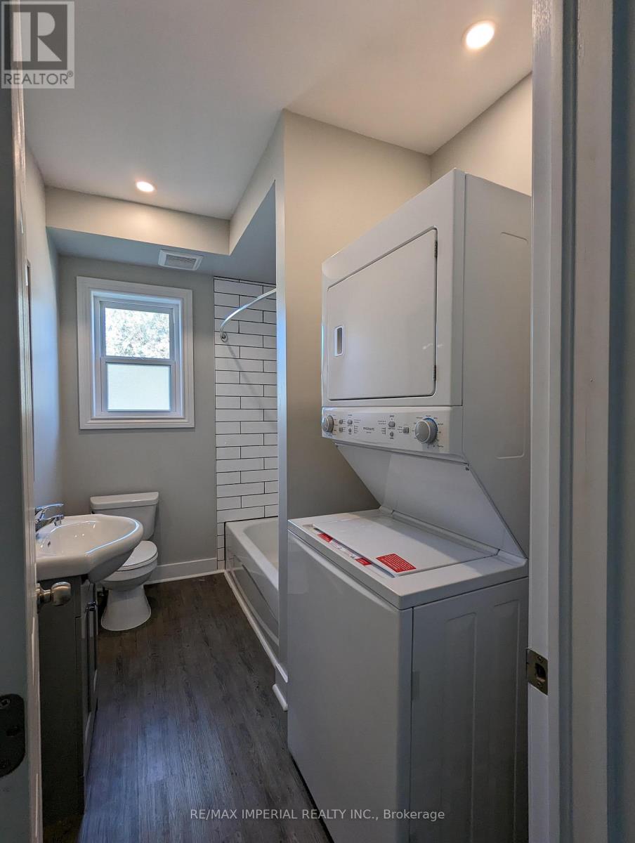Lower - 2 Huron Street, Kawartha Lakes (Lindsay), Ontario  K9V 2H2 - Photo 2 - X12092954