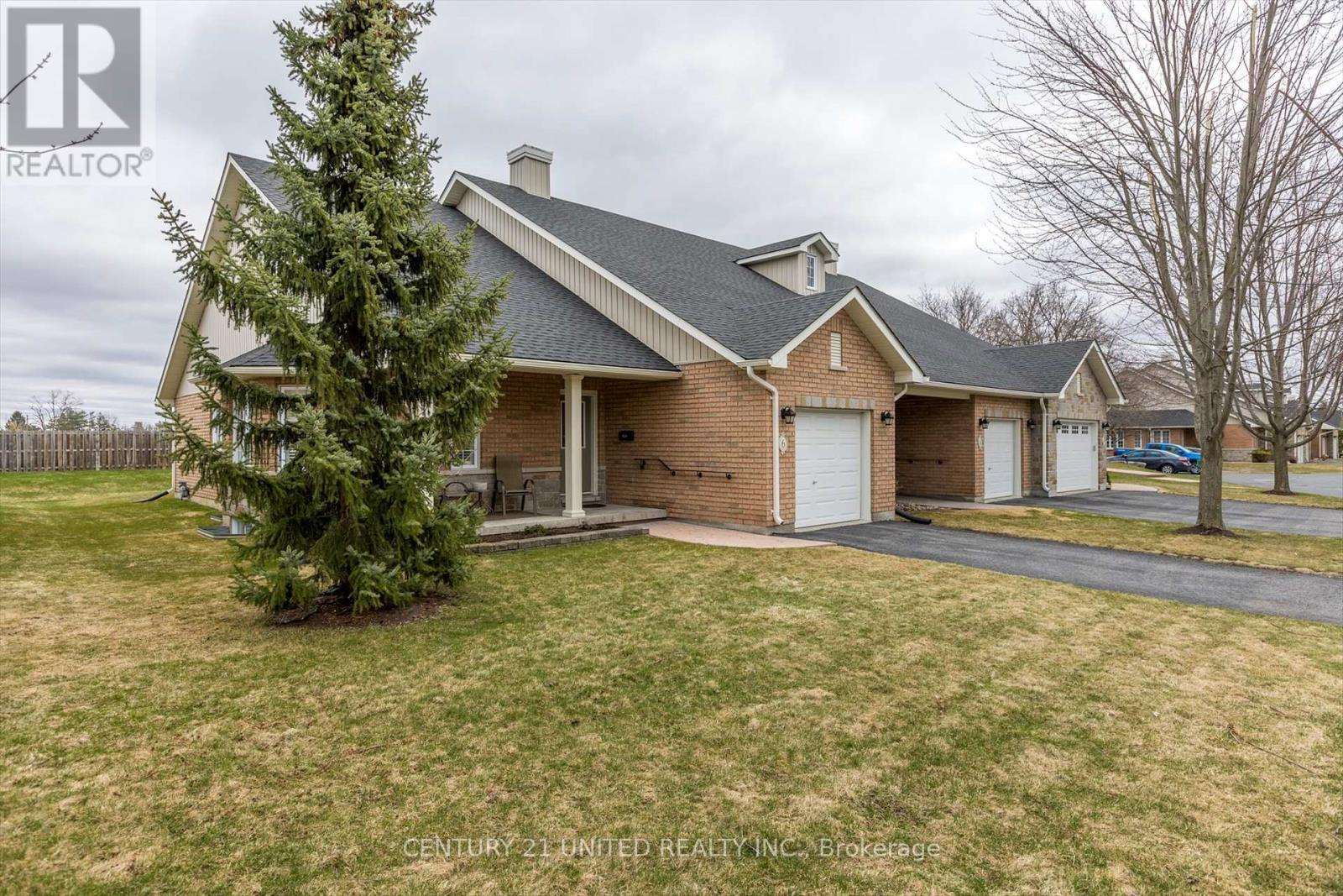 6 Village Crescent, Peterborough West (South), Ontario  K9J 8S7 - Photo 3 - X12093046
