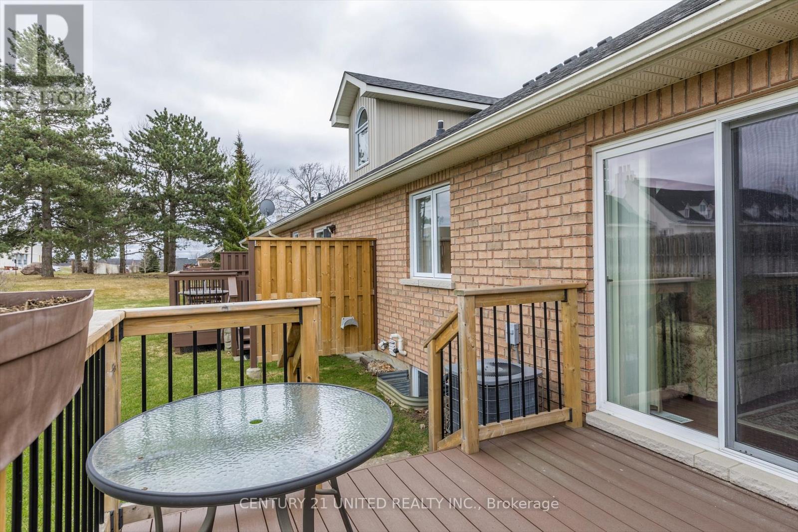 6 Village Crescent, Peterborough West (South), Ontario  K9J 8S7 - Photo 32 - X12093046