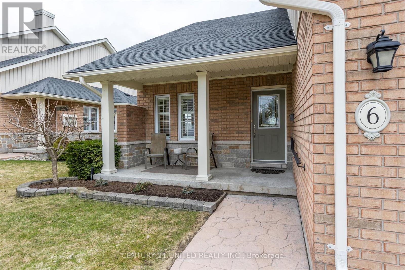 6 Village Crescent, Peterborough West (South), Ontario  K9J 8S7 - Photo 4 - X12093046