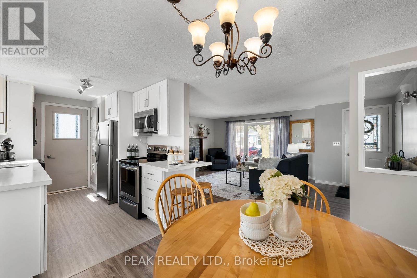 71 Bluffs Road, Clarington (Newcastle), Ontario  L1B 1A6 - Photo 17 - E12093389