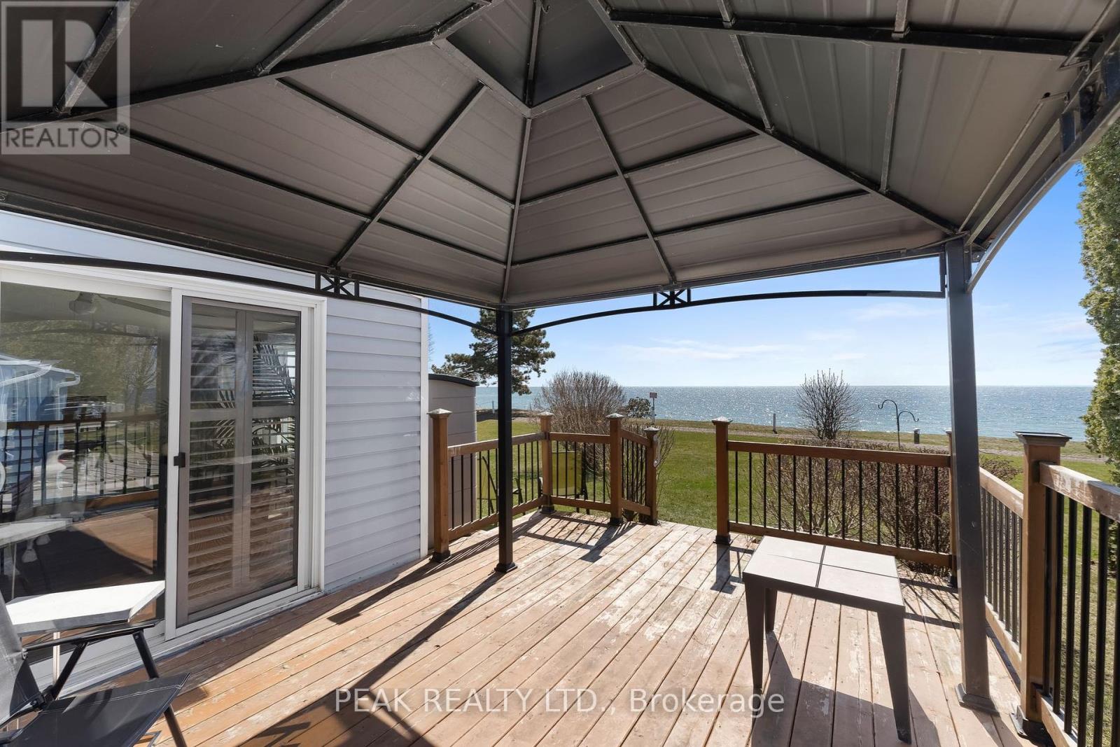 71 Bluffs Road, Clarington (Newcastle), Ontario  L1B 1A6 - Photo 36 - E12093389