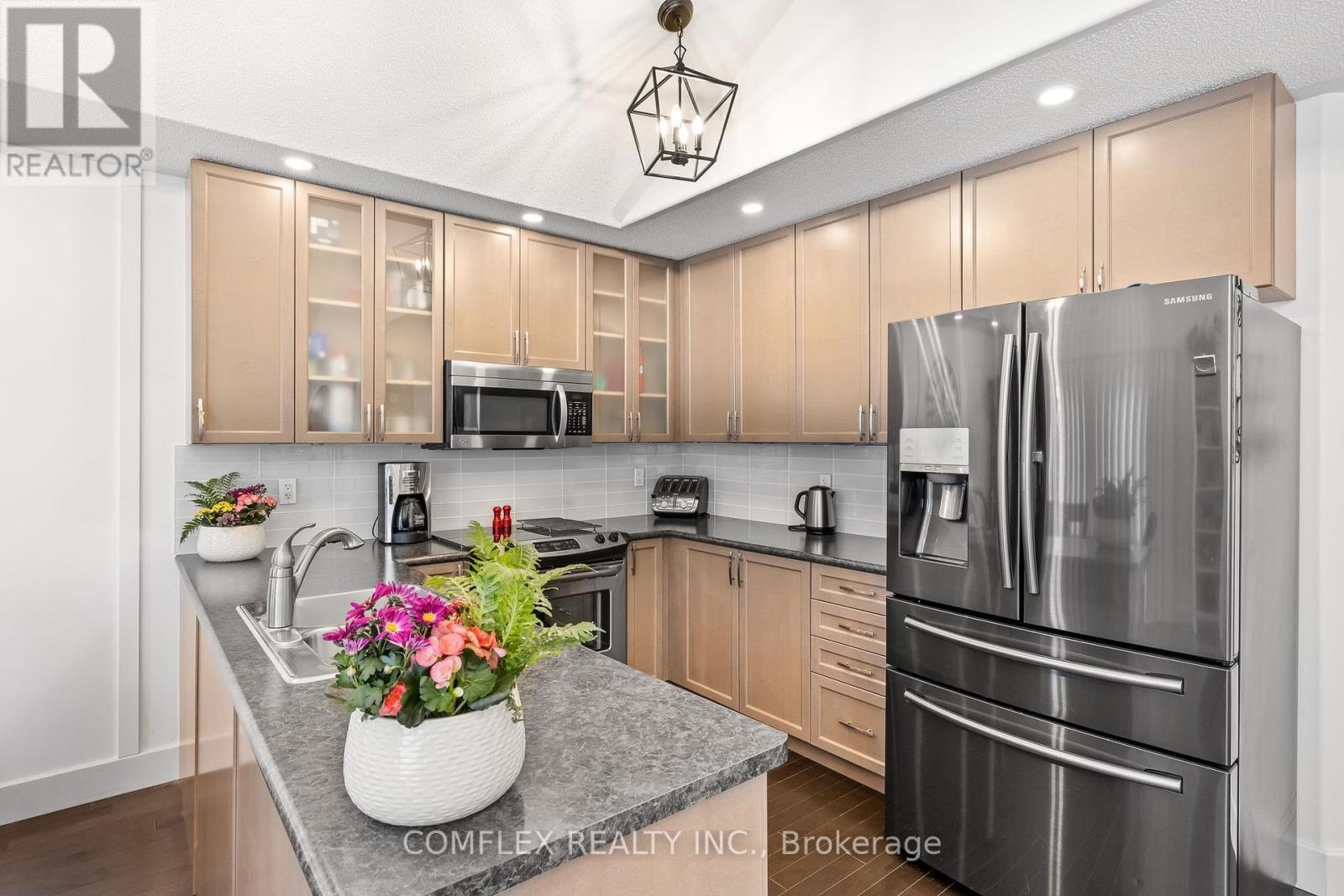 2687 Foxmeadow Road, Peterborough East (South), Ontario  K9L 0A8 - Photo 12 - X12093488