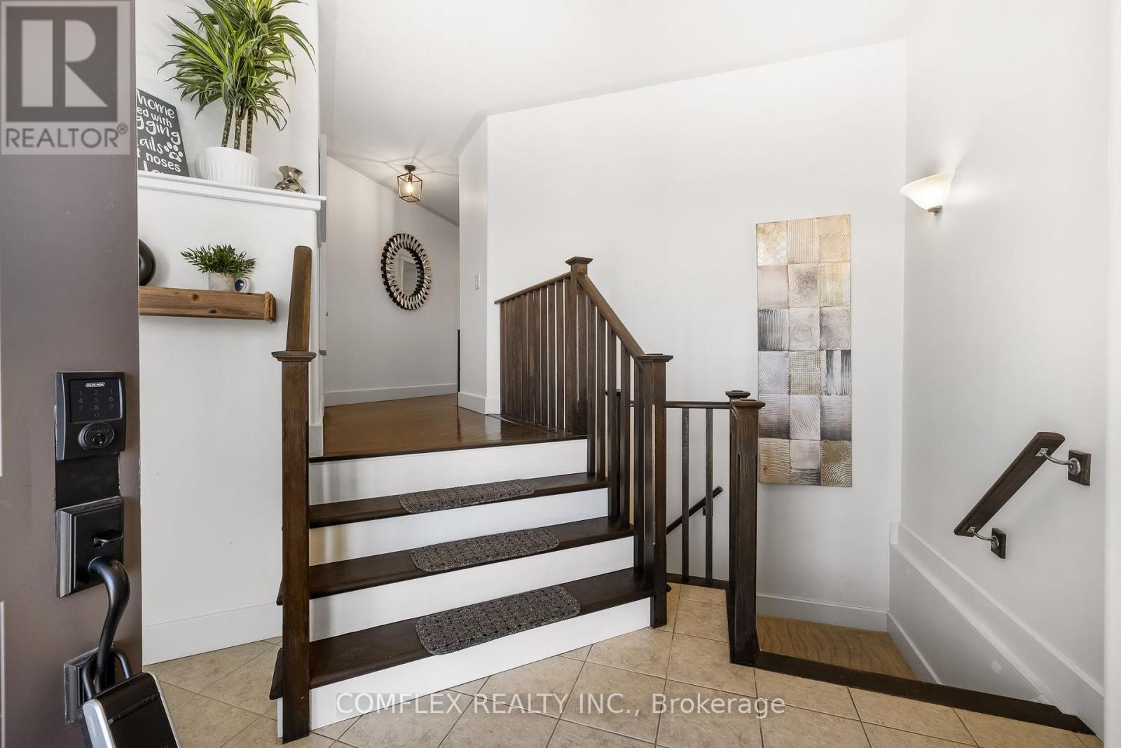 2687 Foxmeadow Road, Peterborough East (South), Ontario  K9L 0A8 - Photo 5 - X12093488