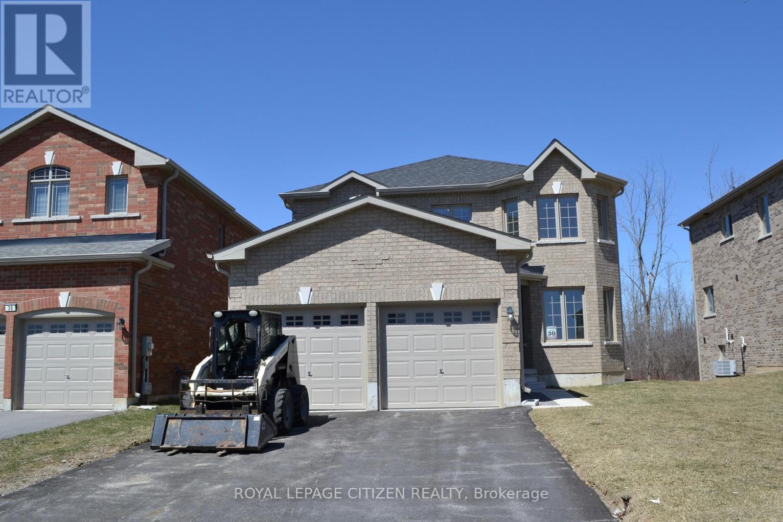 41 CAREW BOULEVARD, kawartha lakes (ops), Ontario