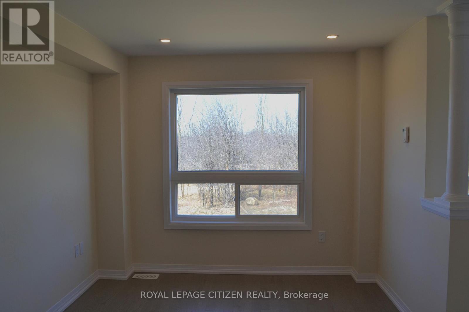 41 Carew Boulevard, Kawartha Lakes (Ops), Ontario  K9V 0P7 - Photo 13 - X12094106