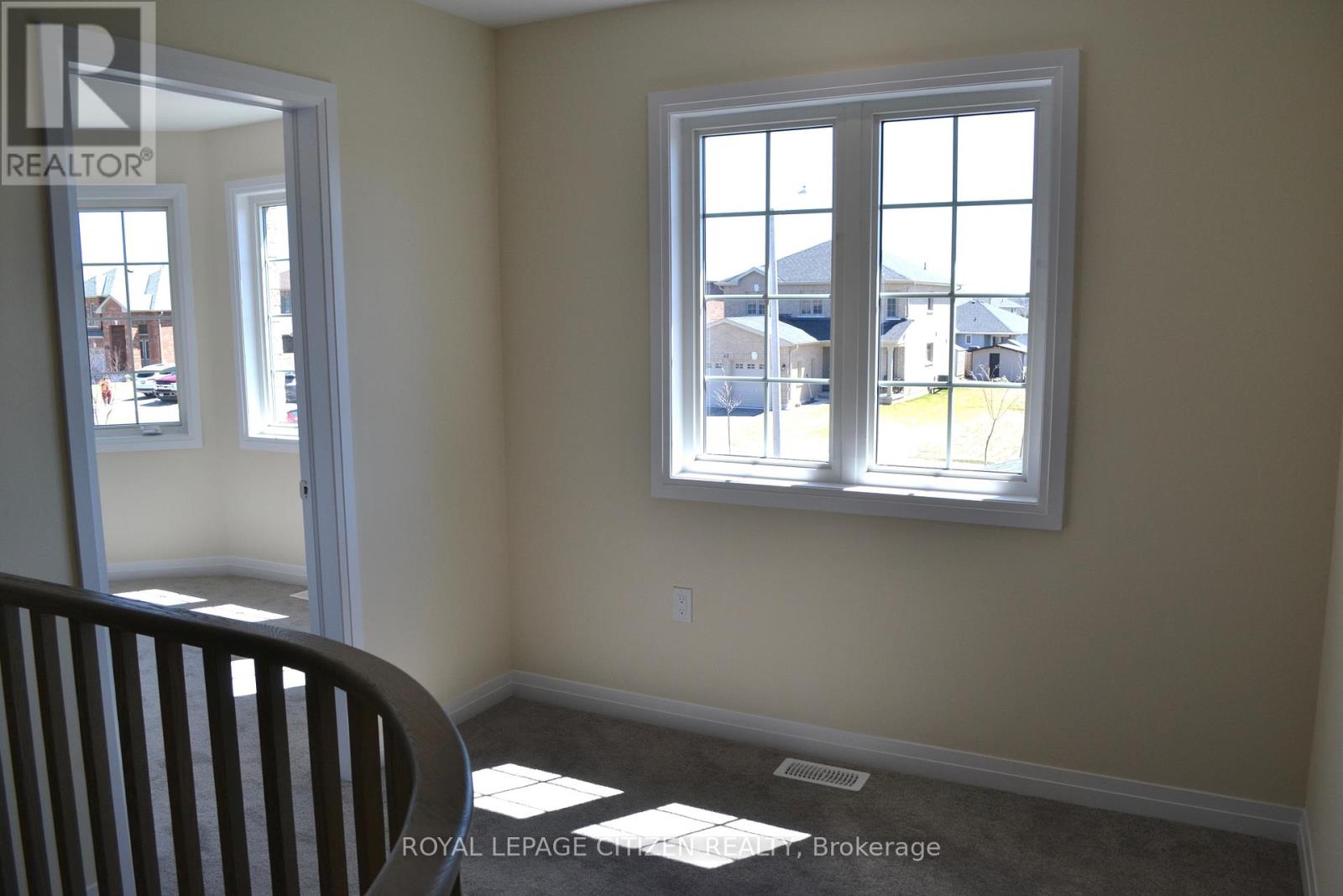 41 Carew Boulevard, Kawartha Lakes (Ops), Ontario  K9V 0P7 - Photo 15 - X12094106
