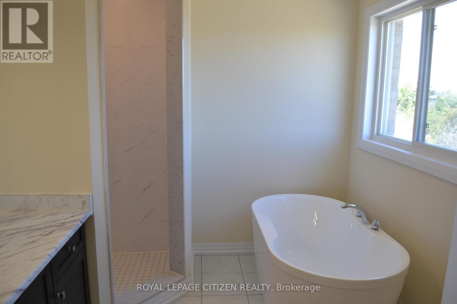 41 Carew Boulevard, Kawartha Lakes (Ops), Ontario  K9V 0P7 - Photo 16 - X12094106
